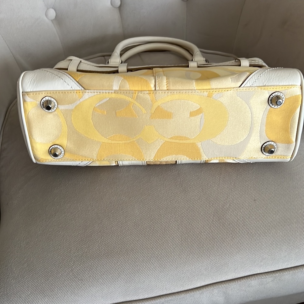 Vintage Coach Signature Double Handle Handbag. Yellow fabric, eggshell leather. - Picture 3 of 9